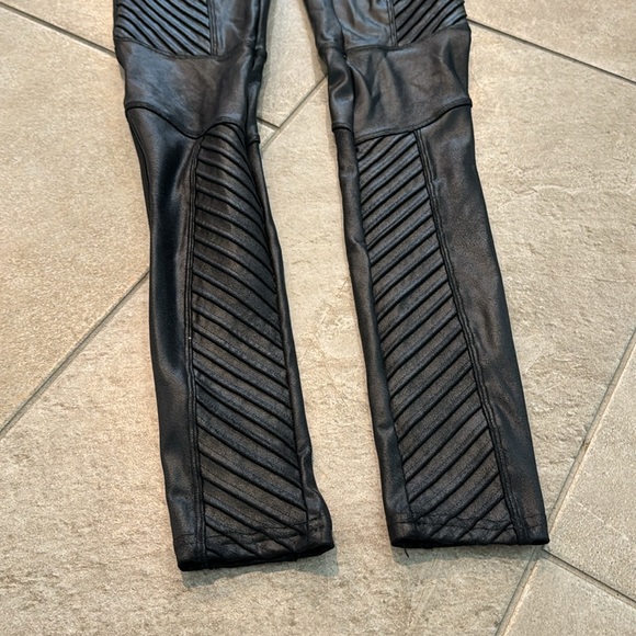 Spanx Faux Leather Leggings - Picture 3 of 7